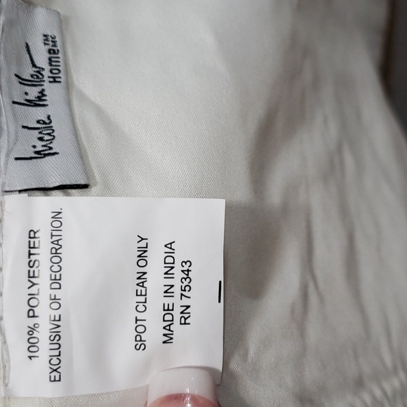 Nicole Miller Home 14 x 72 Multicolor Beaded Pumpkins Table Runner - Picture 7 of 7